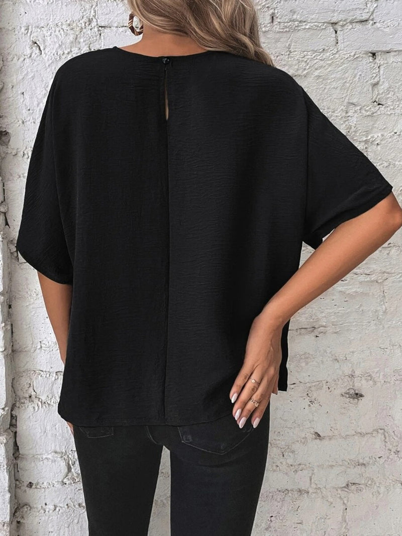 Well Tailored Blouse with a Graceful Silhouette