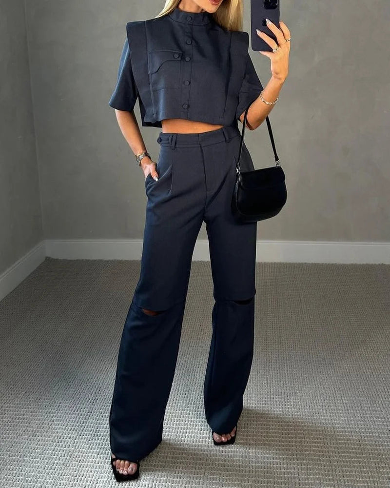Classic Vintage Trousers with a Flattering Fit