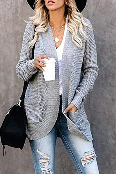 Effortlessly Elegant Sweater with a Timeless Design