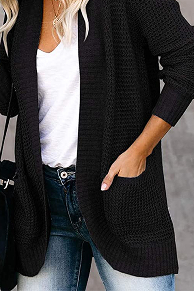 Effortlessly Elegant Sweater with a Timeless Design