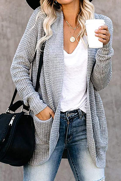 Effortlessly Elegant Sweater with a Timeless Design
