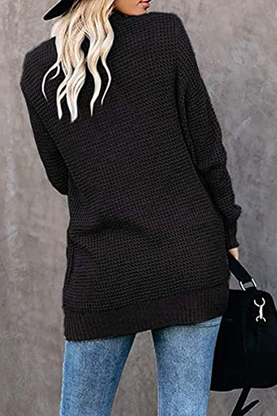 Effortlessly Elegant Sweater with a Timeless Design