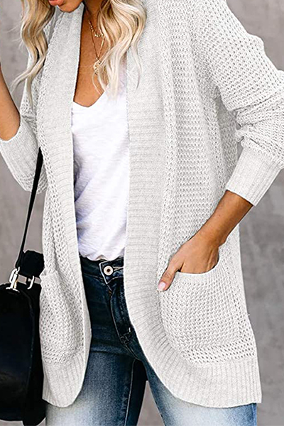 Effortlessly Elegant Sweater with a Timeless Design