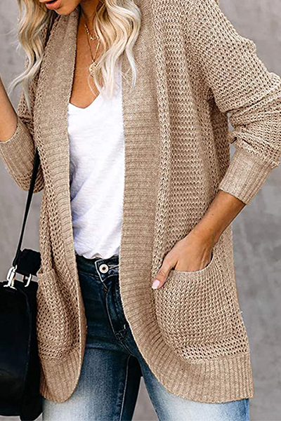 Effortlessly Elegant Sweater with a Timeless Design