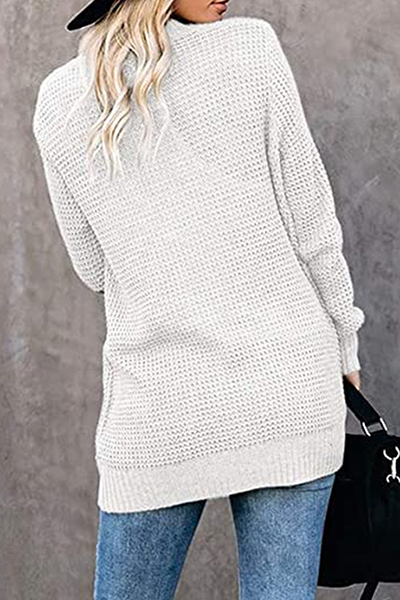 Effortlessly Elegant Sweater with a Timeless Design