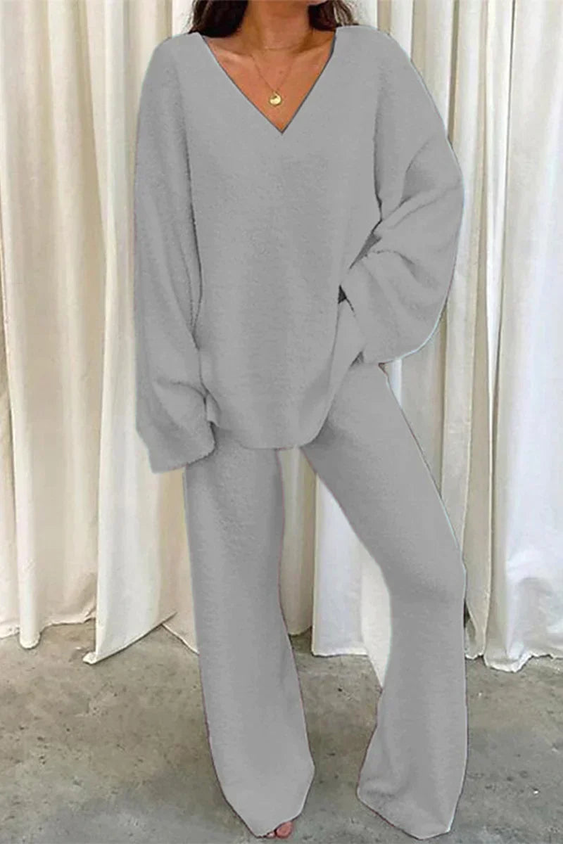 Effortlessly Elegant Garment with a Timeless Design