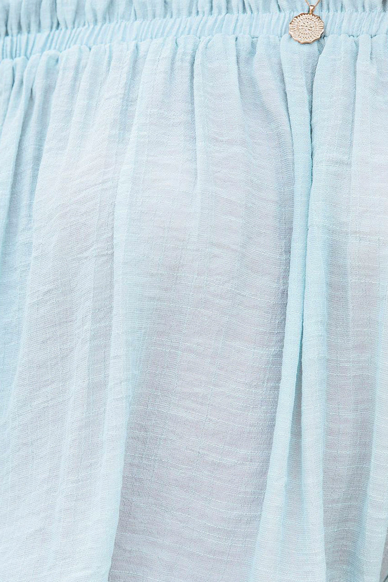 Effortlessly Elegant Top with a Timeless Design