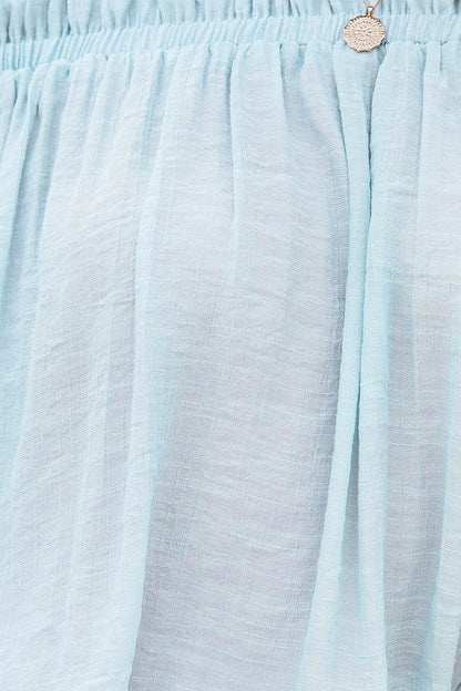 Effortlessly Elegant Top with a Timeless Design