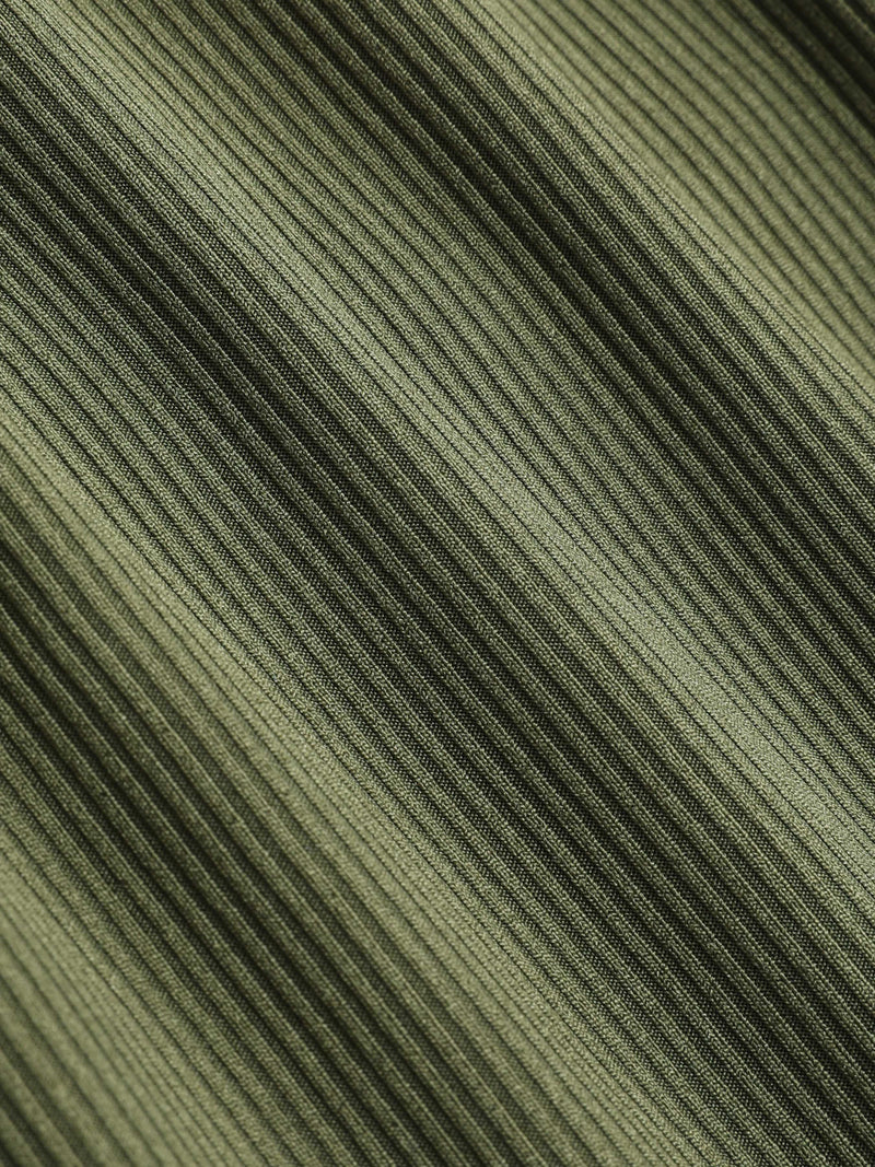 Effortlessly Elegant Garment with a Timeless Design