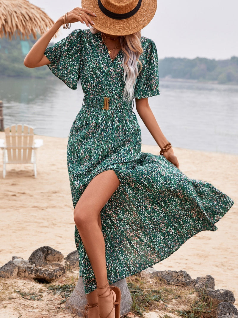 Effortlessly Elegant Dress with a Timeless Design