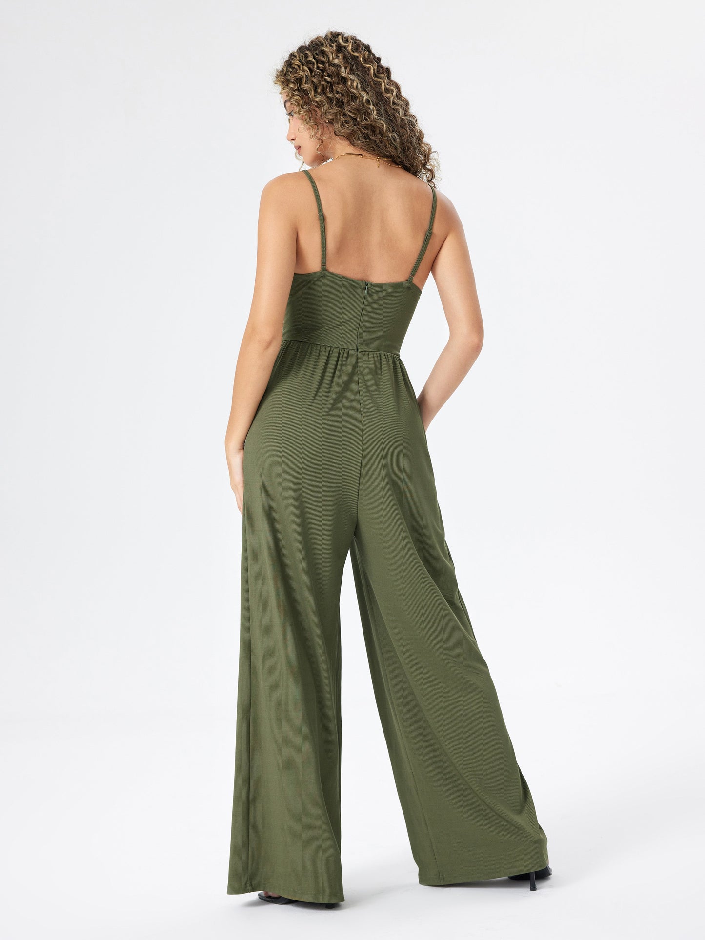 Effortlessly Elegant Garment with a Timeless Design