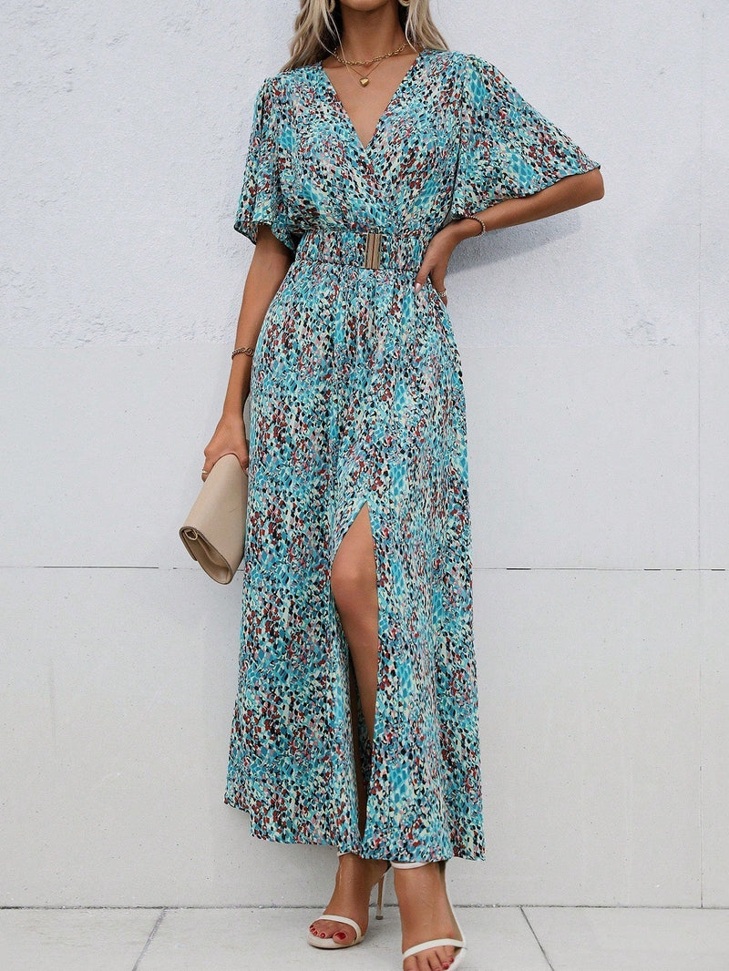 Effortlessly Elegant Dress with a Timeless Design