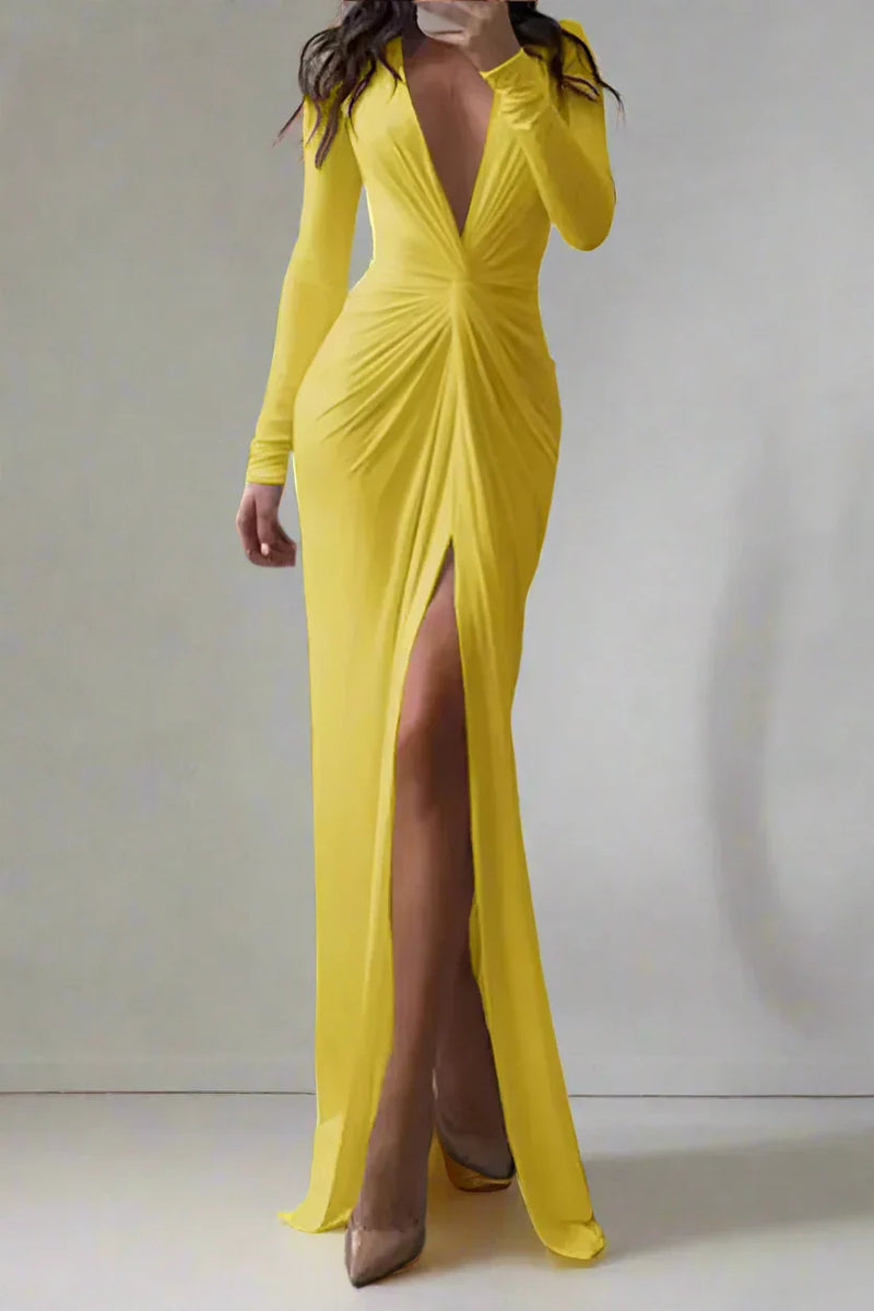 Well Tailored Dress with a Graceful Silhouette