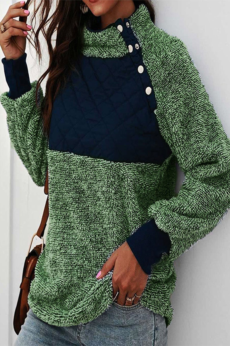 Effortlessly Elegant Top with a Timeless Design