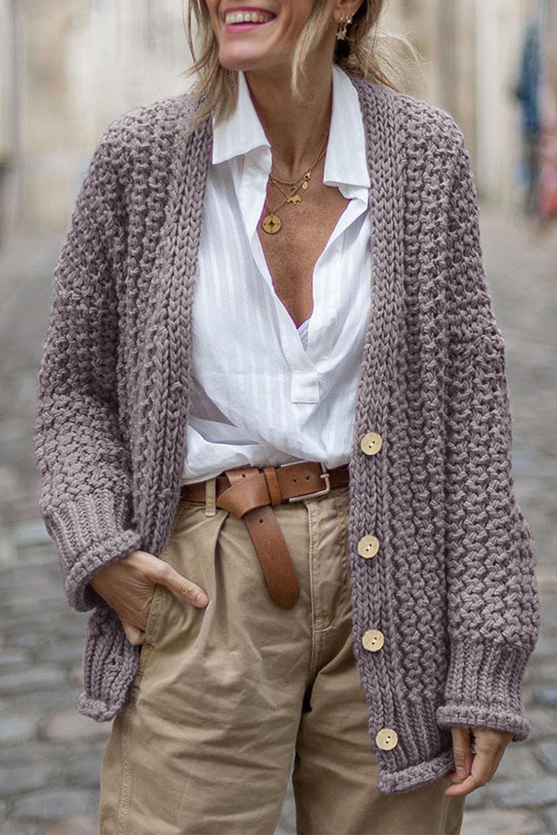 Well Tailored Cardigan with a Graceful Silhouette
