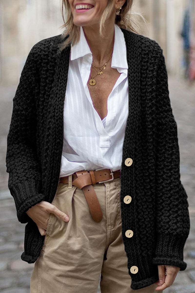 Well Tailored Cardigan with a Graceful Silhouette