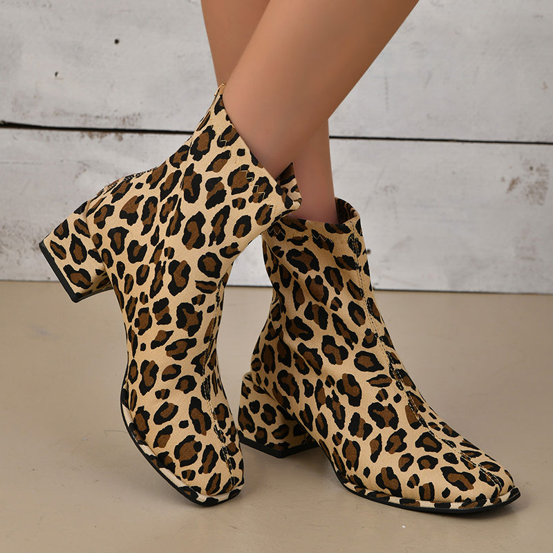 Graceful Orthopedic Shoes for Modern Look