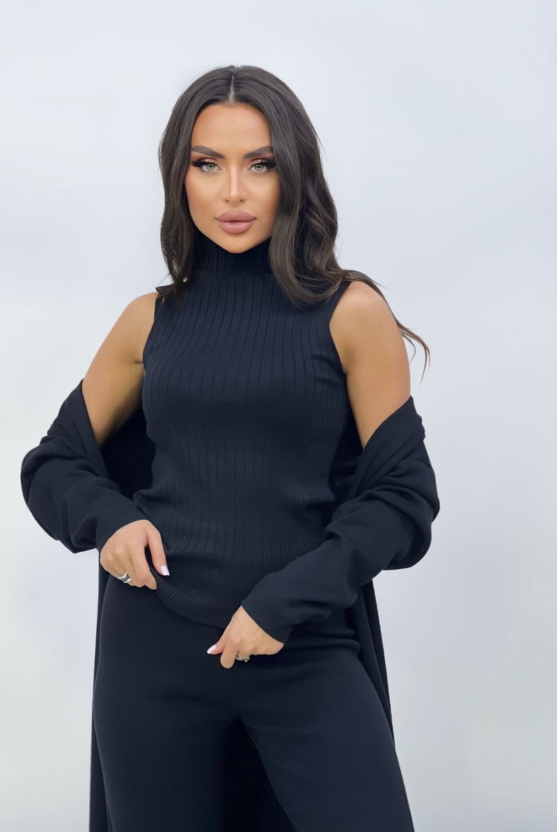 Well Tailored Garment with a Graceful Silhouette