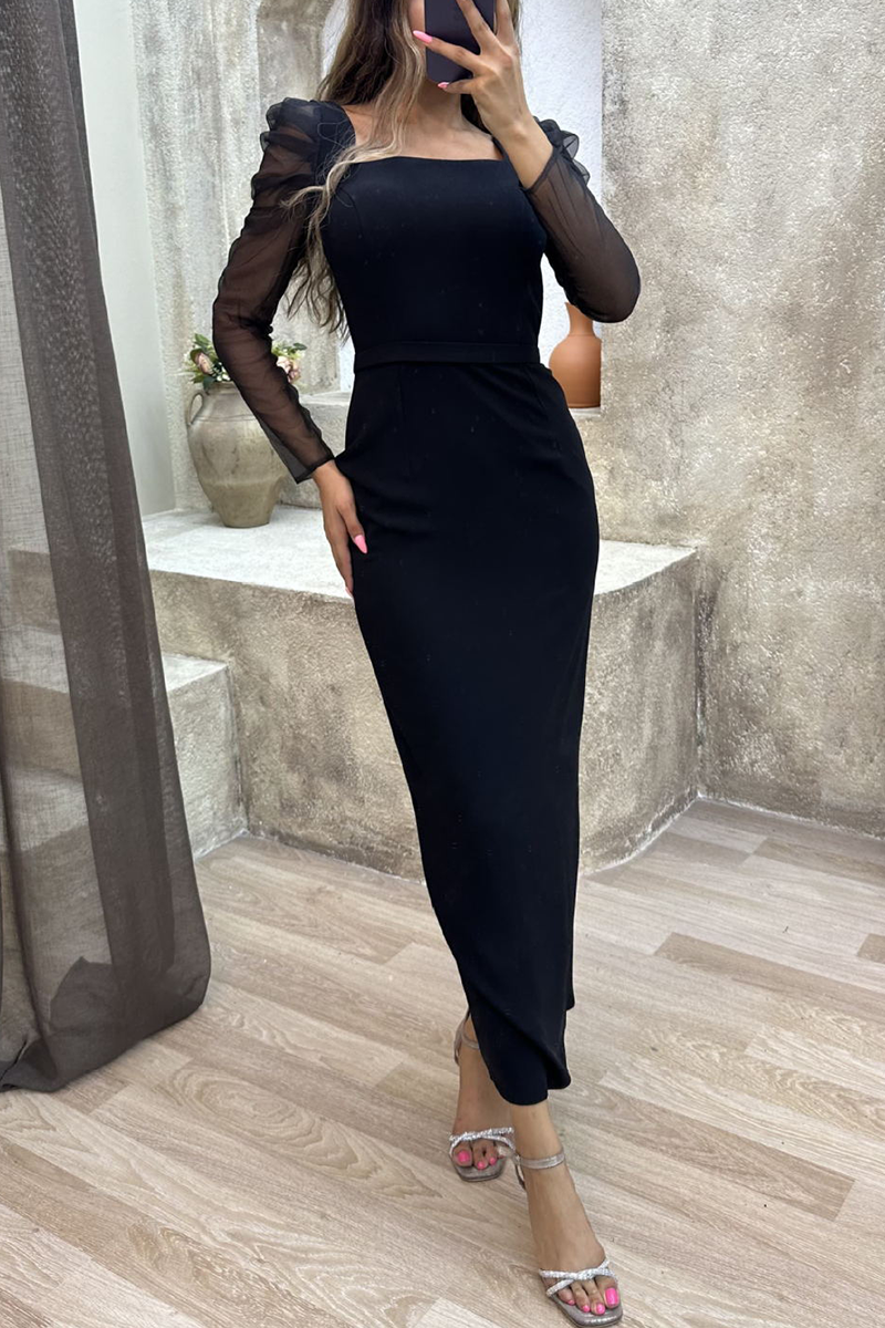 Classic Vintage Dress with a Flattering Fit