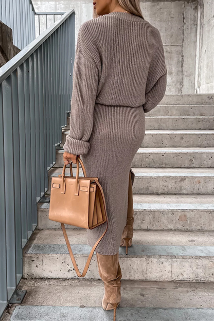 Well Tailored Dress with a Graceful Silhouette