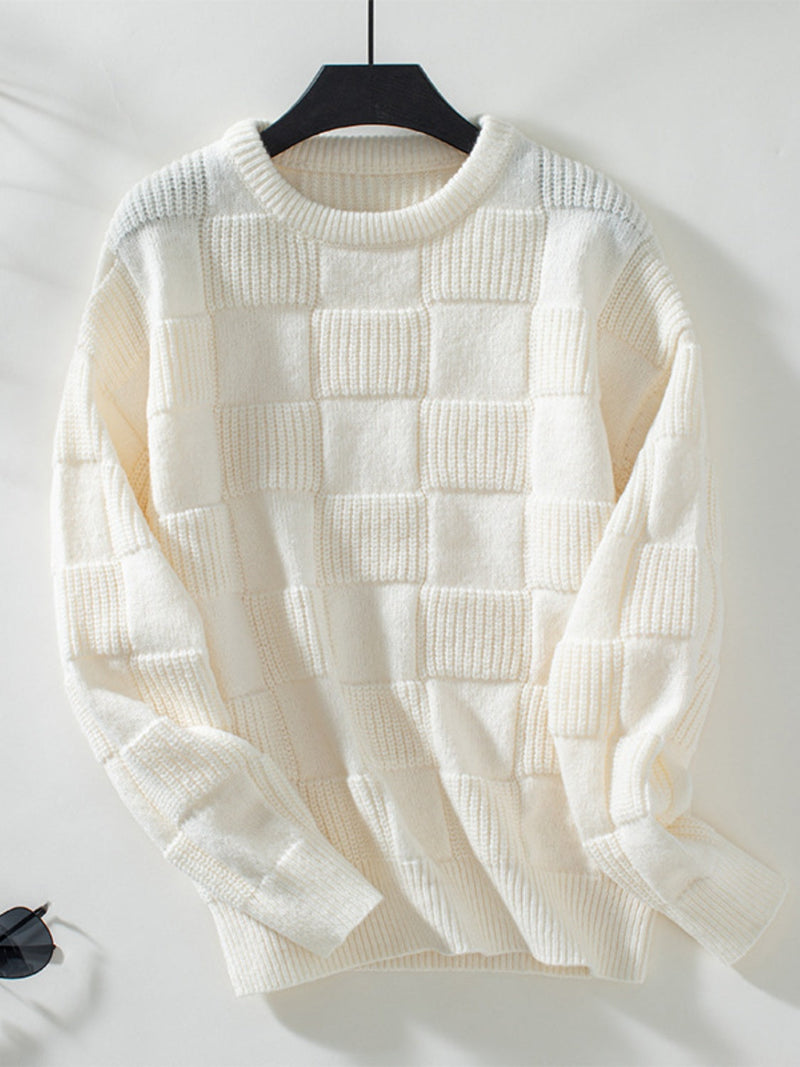 Effortlessly Elegant Sweater with a Timeless Design