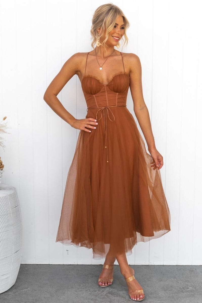 Well Tailored Dress with a Graceful Silhouette