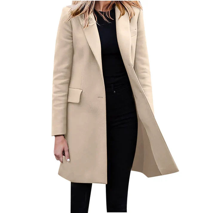 Beautifully Finished Coat in a Timeless Design