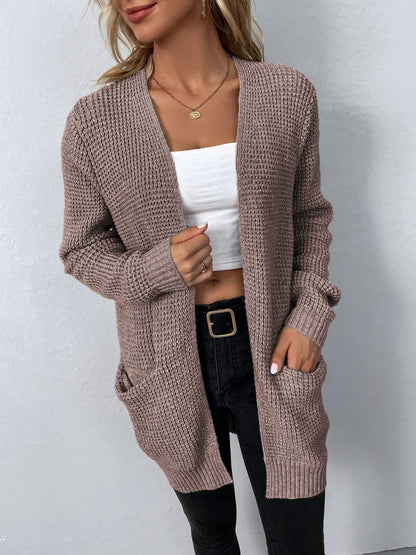 Well Tailored Cardigan with a Graceful Silhouette