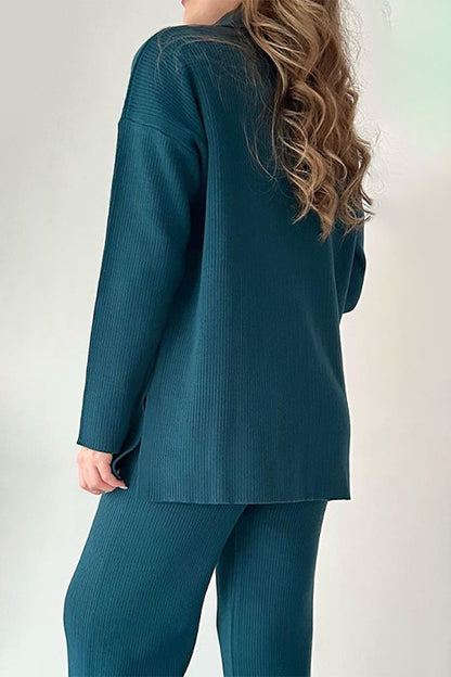 Effortlessly Elegant Garment with a Timeless Design