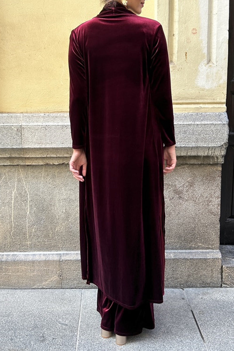 Well Tailored Cardigan with a Graceful Silhouette