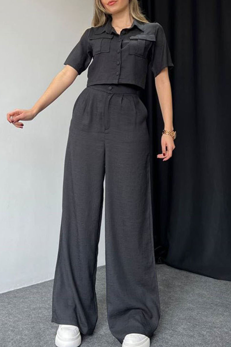 Sophisticated Blouse with a Clean Classic Look