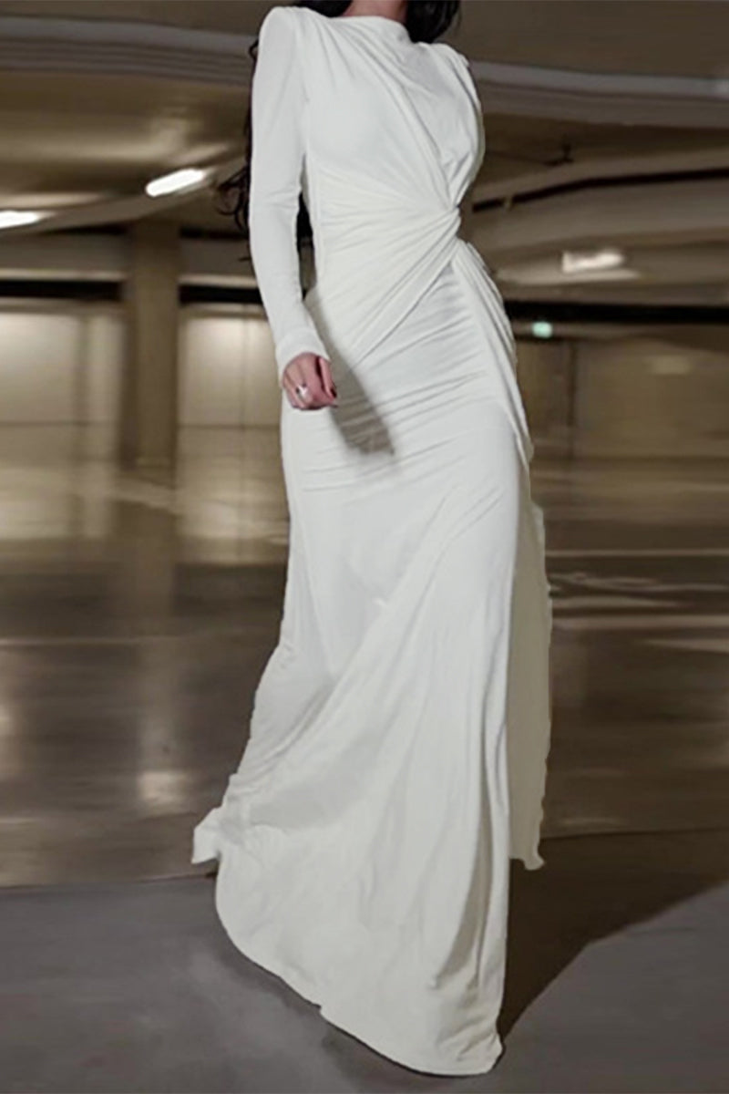 Well Tailored Dress with a Graceful Silhouette