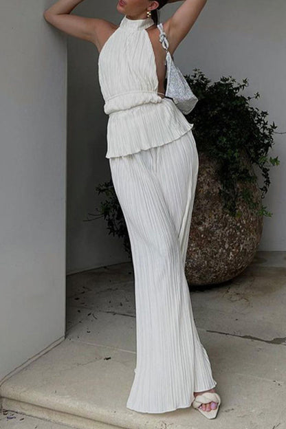 Effortlessly Elegant Garment with a Timeless Design