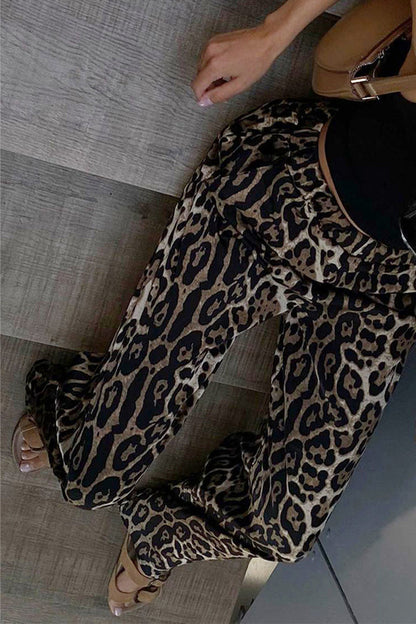 A Vintage Style Trousers with Delicate Timeless Details