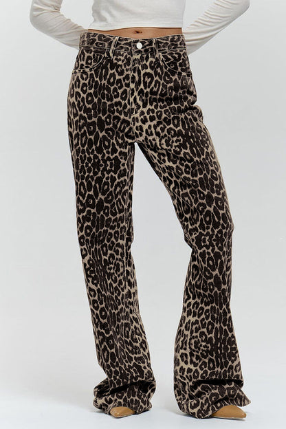 A Vintage Style Pants with Delicate Timeless Details