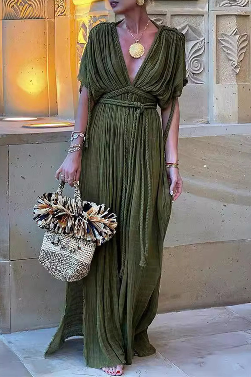 Beautifully Finished Dress in a Timeless Design