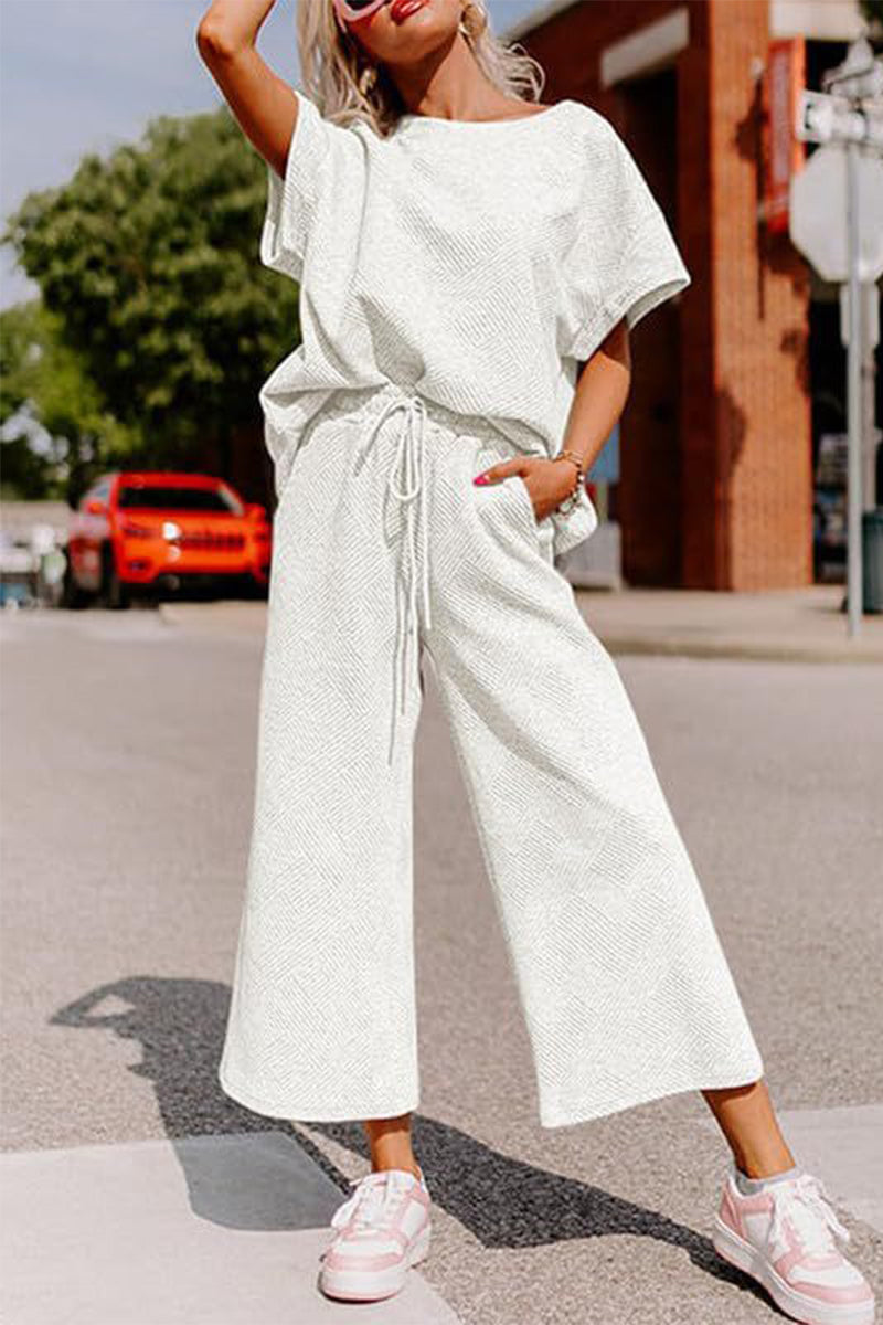 Well Tailored T-Shirt with a Graceful Silhouette
