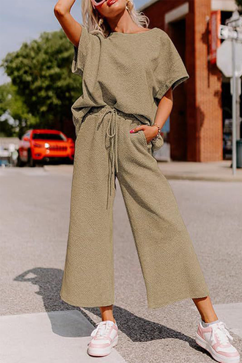 Well Tailored T-Shirt with a Graceful Silhouette