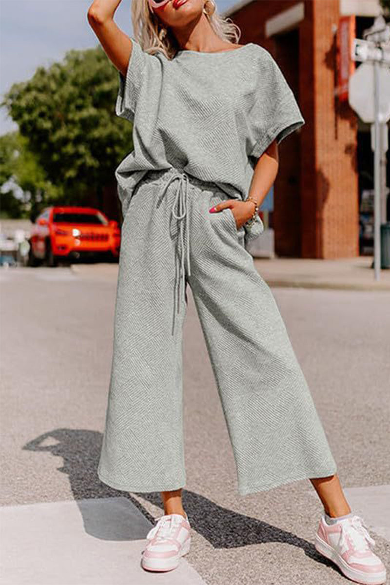 Well Tailored T-Shirt with a Graceful Silhouette