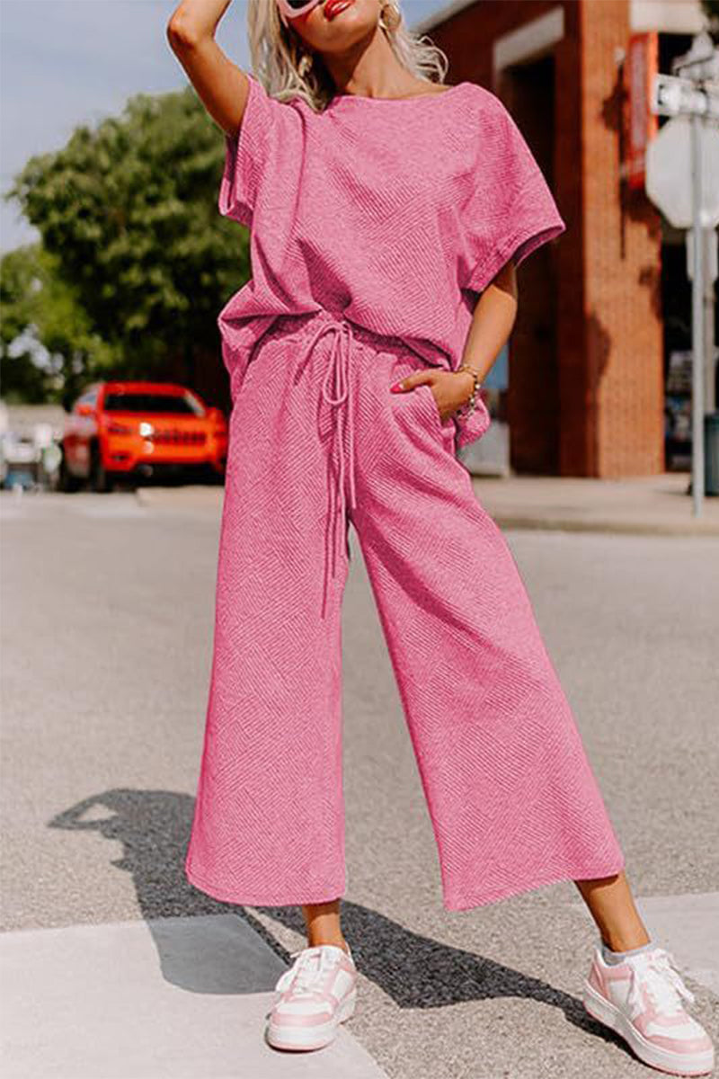 Well Tailored T-Shirt with a Graceful Silhouette