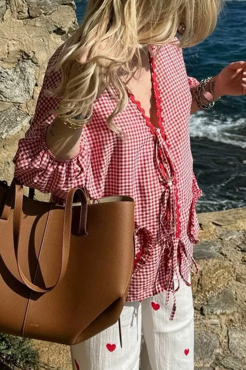 Beautifully Finished Top in a Timeless Design