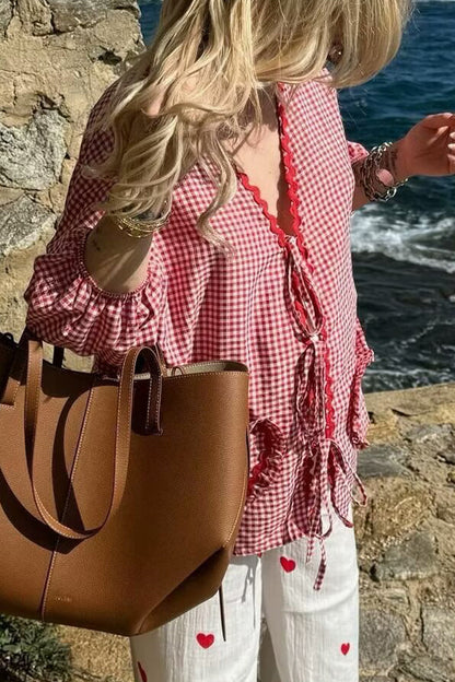 Beautifully Finished Top in a Timeless Design
