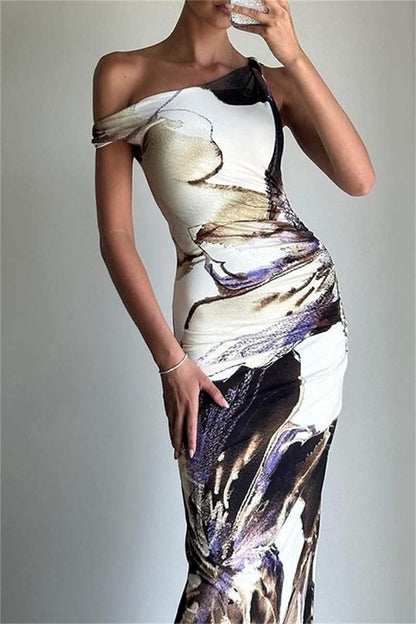 Gracefully Styled Dress for Any Occasion