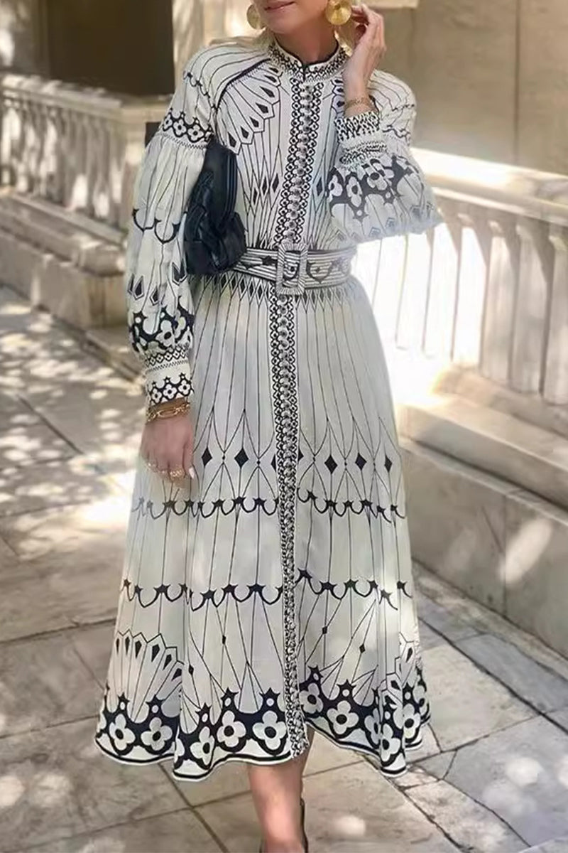 Classic Vintage Dress with a Flattering Fit