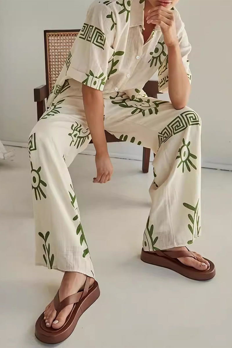 Effortlessly Elegant Garment with a Timeless Design