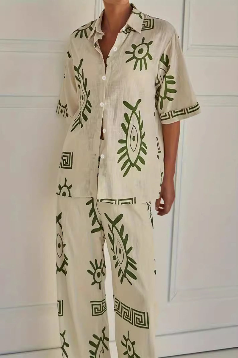 Effortlessly Elegant Garment with a Timeless Design