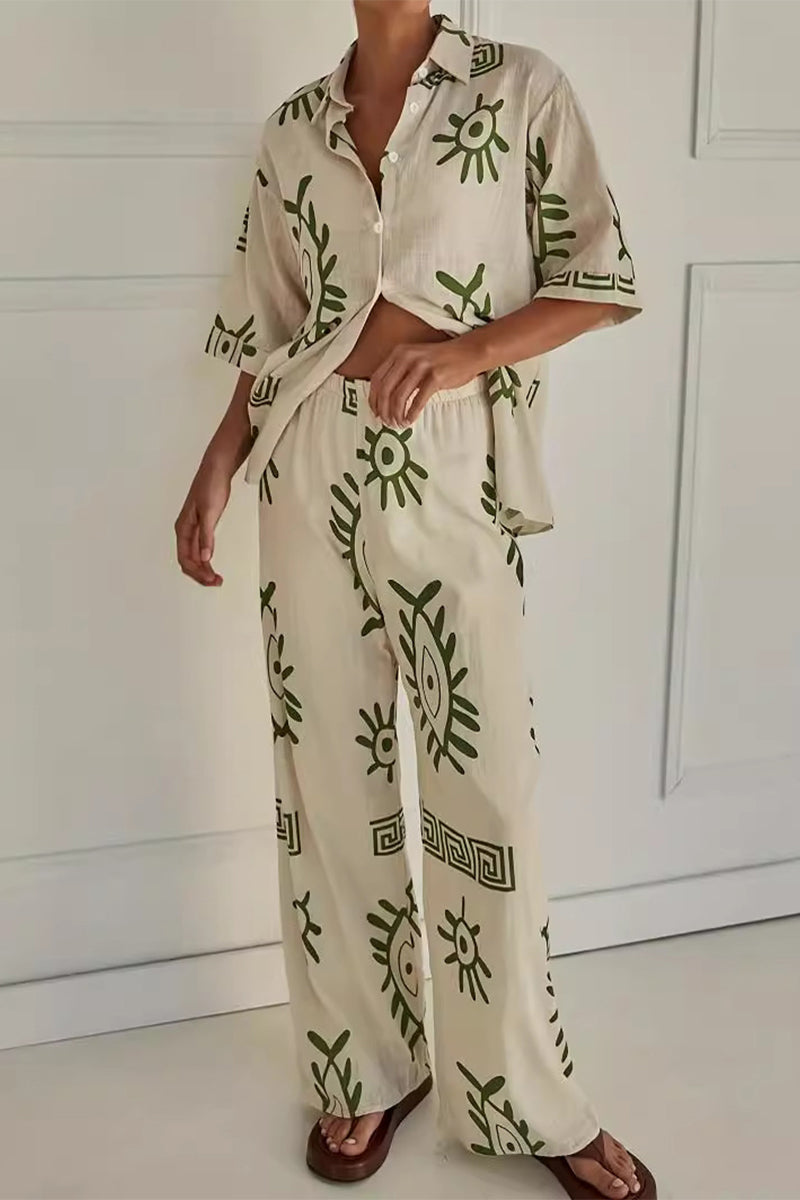 Effortlessly Elegant Garment with a Timeless Design