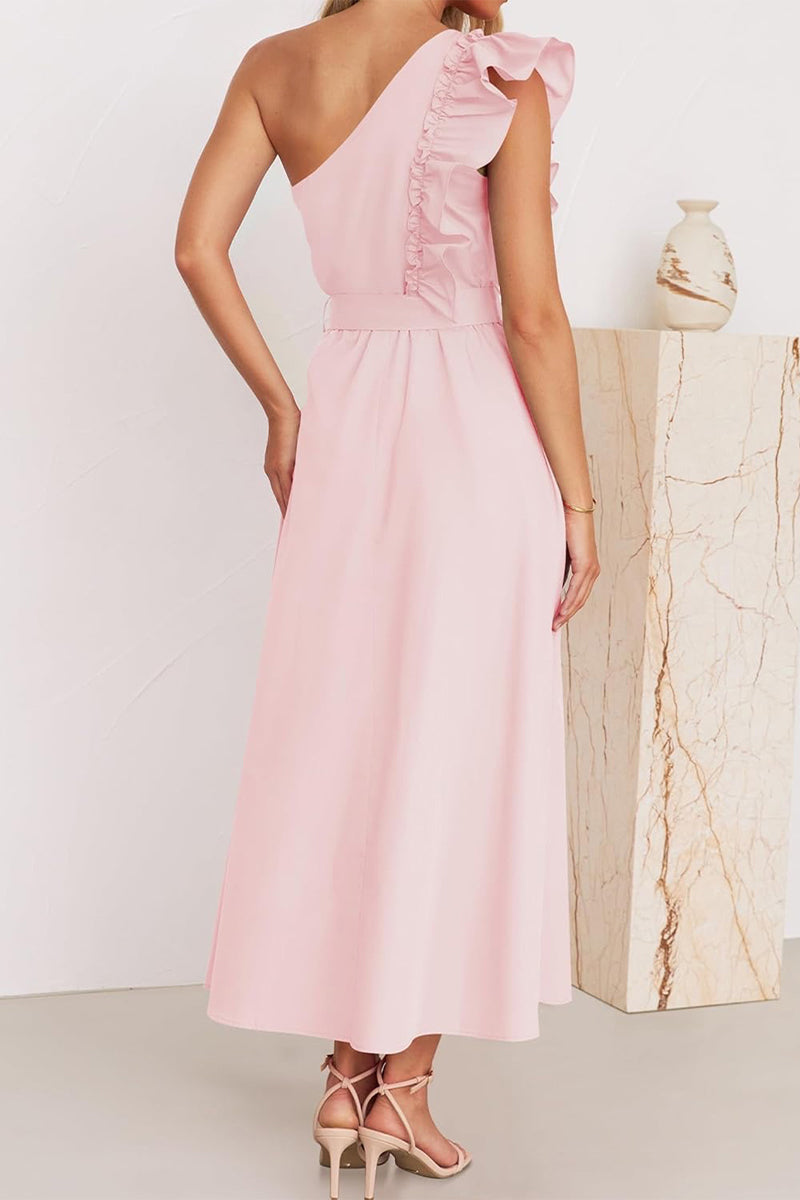 Well Tailored Dress with a Graceful Silhouette