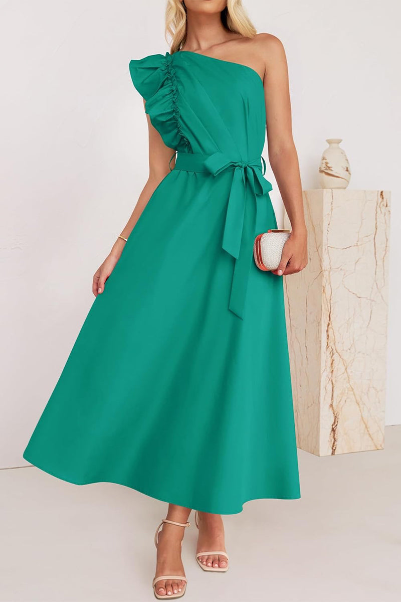 Well Tailored Dress with a Graceful Silhouette