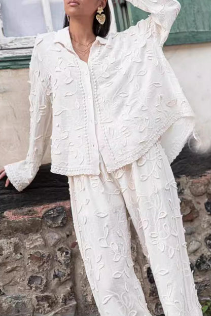 Effortlessly Elegant Garment with a Timeless Design